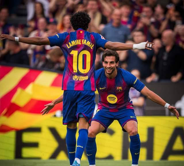 欧冠生死战！巴萨全队启程马德里：亚马尔挺身而出，力争翻盘